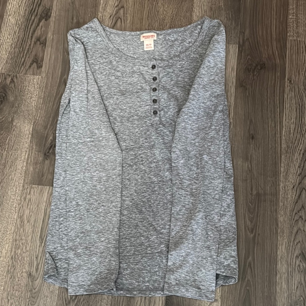 Mossimo Supply Co Gray 3/4 Sleeve Buttoned T-Shirt